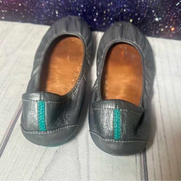 TIEKS BY GAVRIELI Metallic Gray Leather Slip On Foldable Ballet Flats Women Sz 8 - Picture 3 of 7